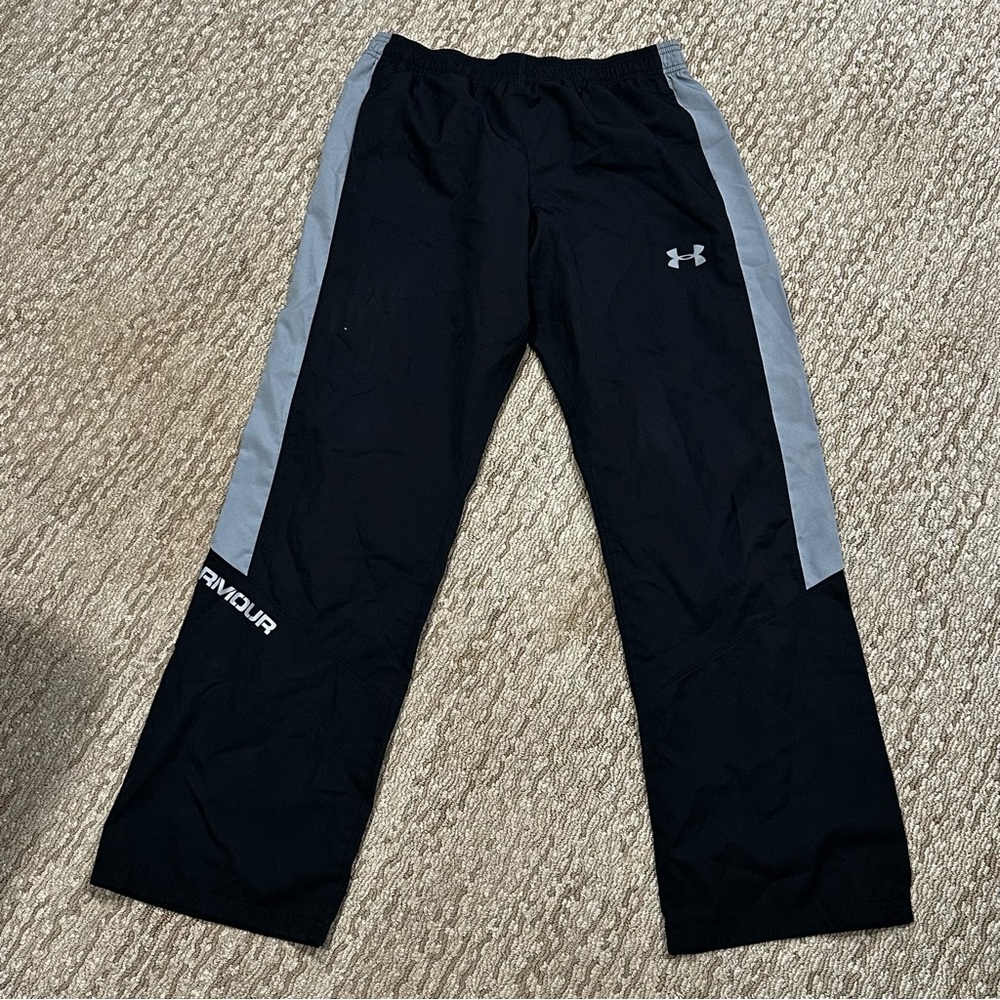 Under Armour Black and Gray Mesh Shorts (198)